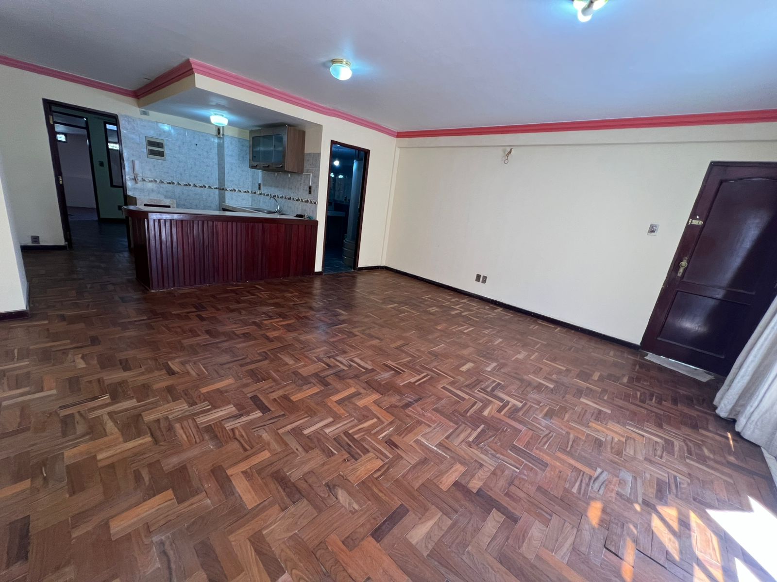 INTERIOR (32)